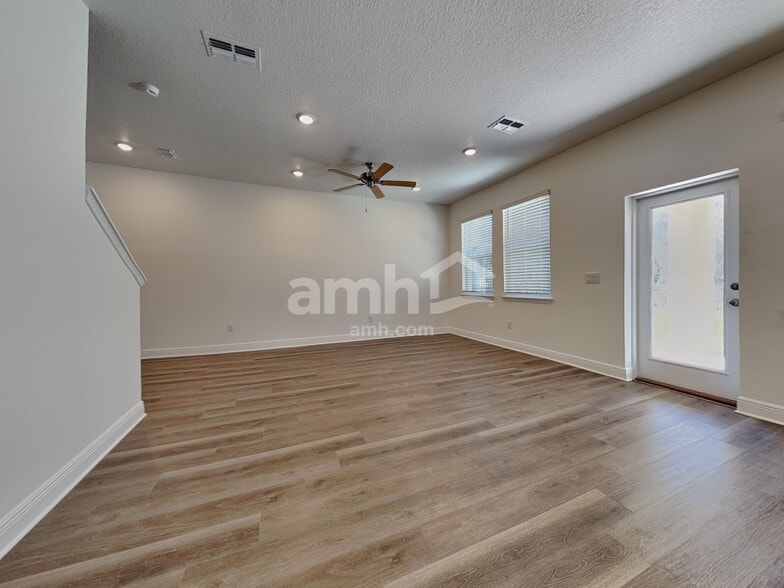 Building Photo - 6689 Atlantic Bch Ave