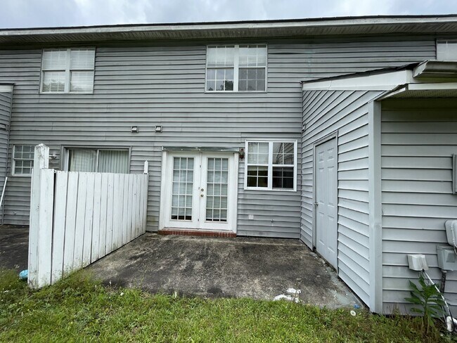 Building Photo - Home For Rent