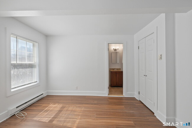 Building Photo - 14 Center Ave