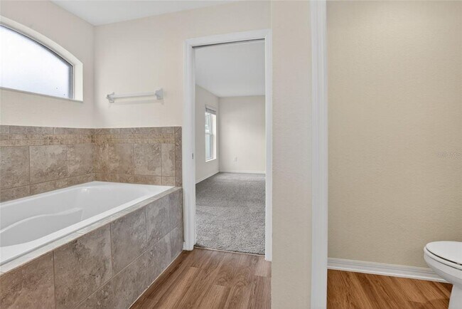 Building Photo - 522 Pentas Ln