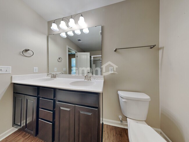 Building Photo - 321 Iveson Rd