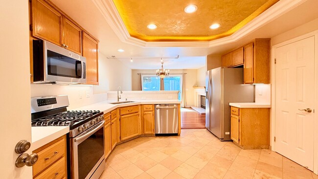 Building Photo - Charming and Move-in Ready 3BD/2.5BA, Two-Story Townhouse in Miravilla at Gale Ranch, San Ramon- ...