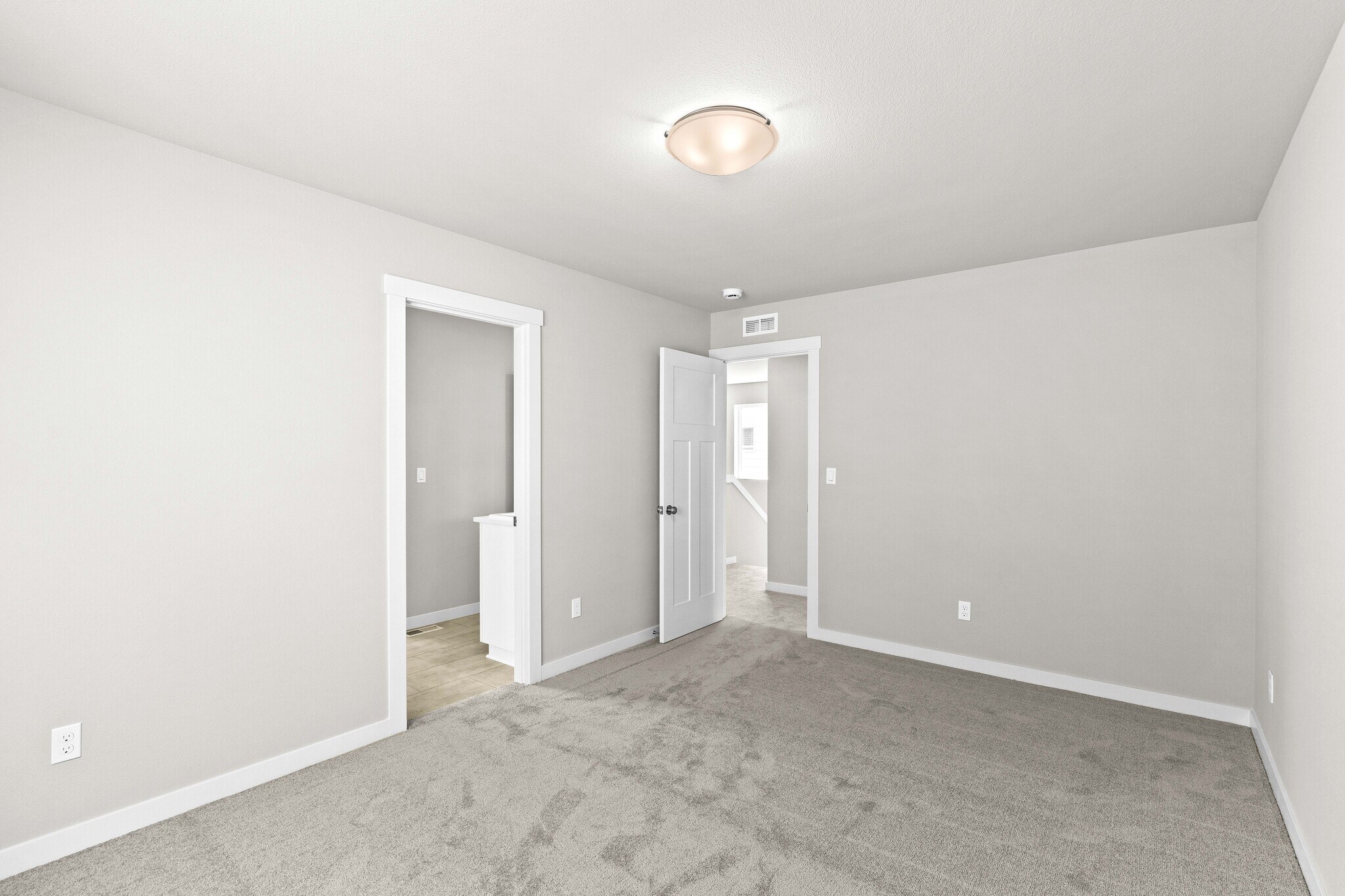 Building Photo - 9225 SW Vermillion Dr