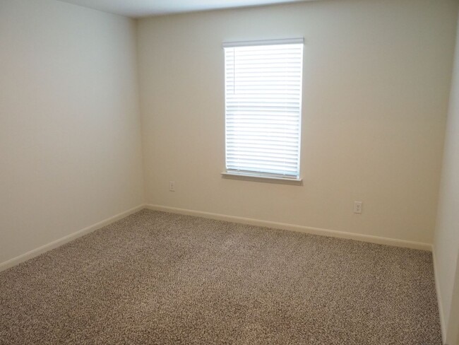 Building Photo - 13832 Musselshell Dr