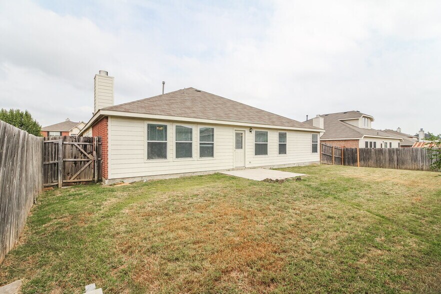 Building Photo - 2024 Northridge Dr