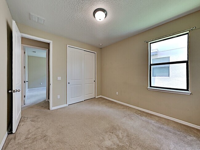 Building Photo - 12986 Holdenbury Ln