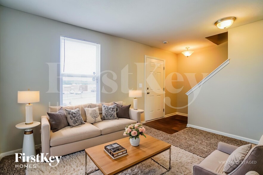 Building Photo - 2144 Greencrest Way