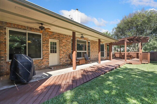 Building Photo - 18121 Whitewater Cove