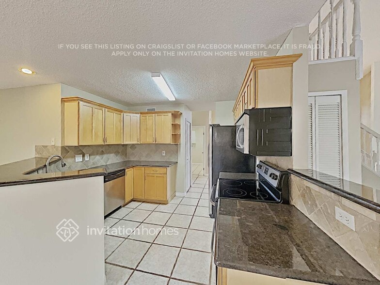 Building Photo - 1563 Oberlin Terrace