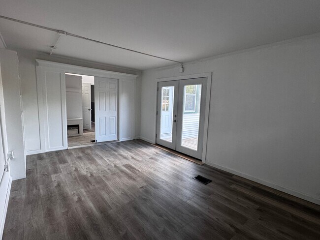 Building Photo - 20 Elmwood Ave