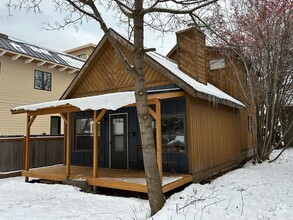 Building Photo - Whitefish home near beach