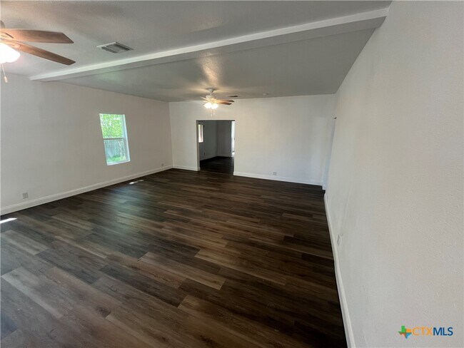 Building Photo - 115 Hickman St