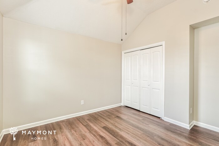 Building Photo - 1156 Rosland Cir