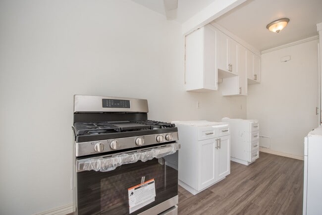 Building Photo - CALIFORNIA/LINCOLN