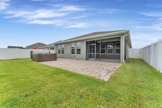 Building Photo - 13501 Silver Strand Falls Dr
