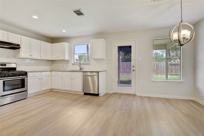 Building Photo - 29562 N Legends Bend Dr