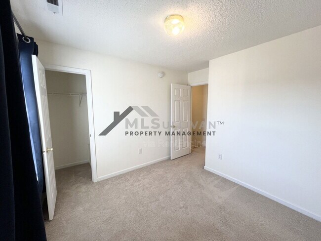 Building Photo - 4504 Conklin Dr