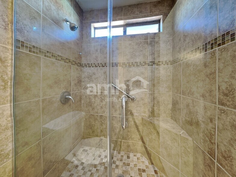 Building Photo - 8508 W Hazelwood St