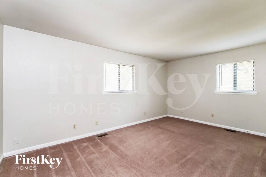 Building Photo - 3262 Eastbrooke Ct