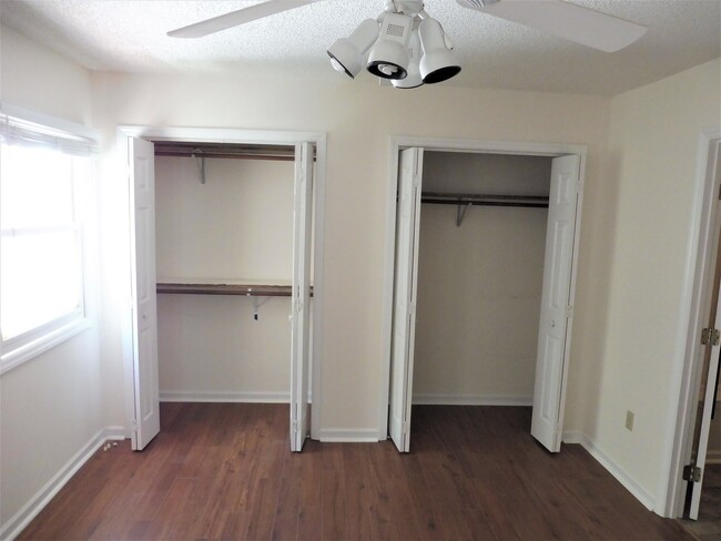 Building Photo - 504 Ashley Oaks Pvt. Dr. Kingsport, TN 37663