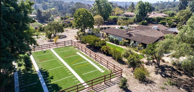 Building Photo - This Beautiful Hacienda Style Home combine...