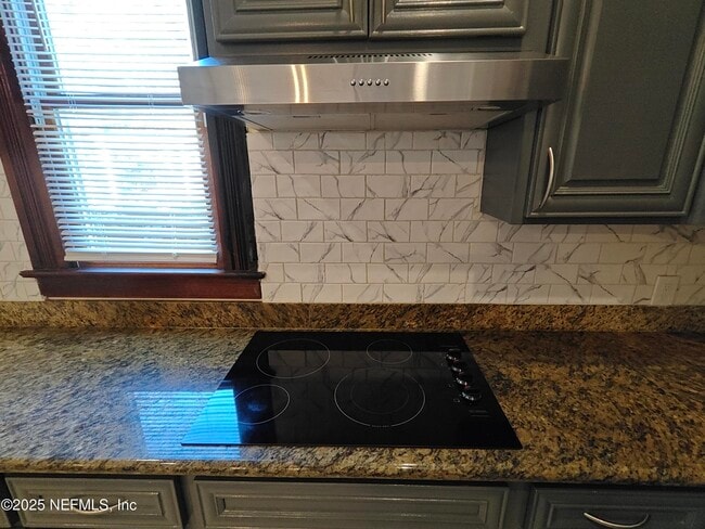 Building Photo - 1250 N Liberty St