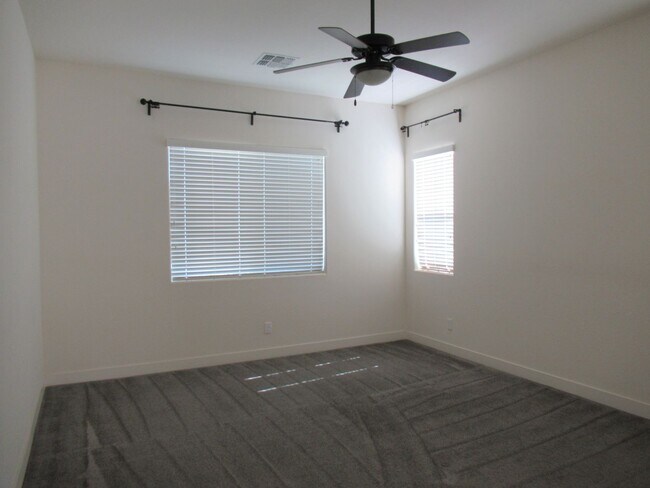 Building Photo - Mulberry Neighborhood in East Mesa
