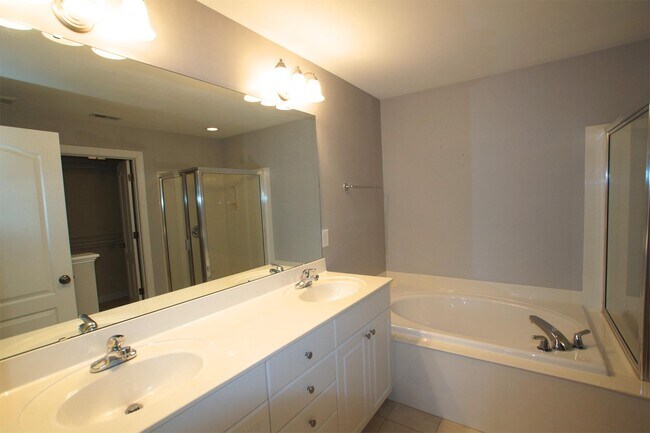 Building Photo - 217 Anniston Ct