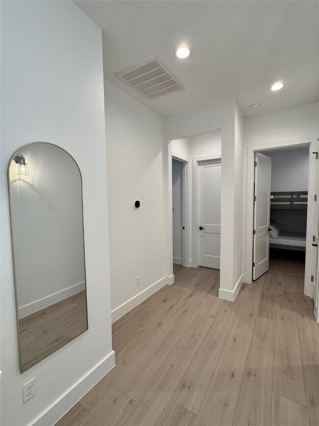 Building Photo - 4014 Hutchins St