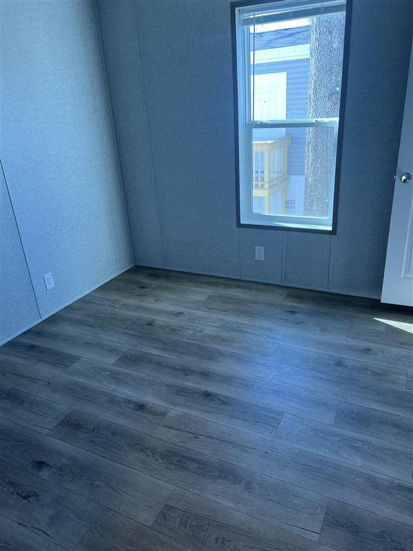 Building Photo - 200 E Zora St