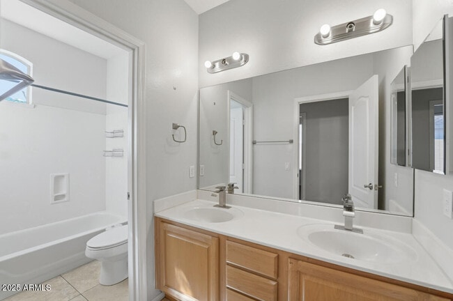 Building Photo - 7180 W Trails Dr