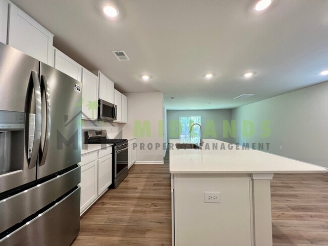 Building Photo - 142 Parkwood Ct