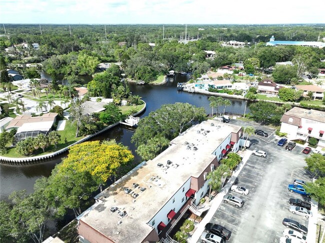 Building Photo - 9115 Tudor Dr