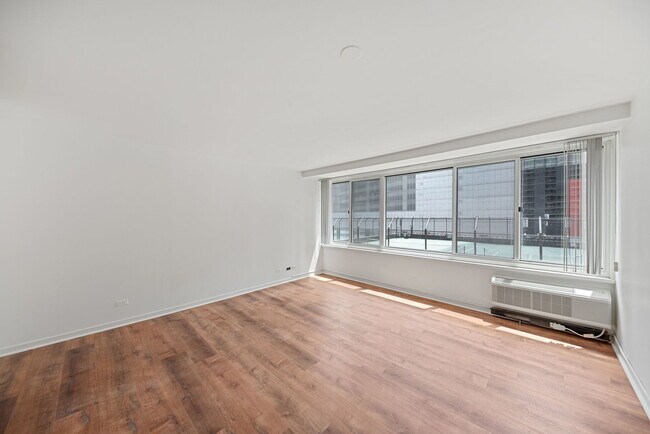 Building Photo - 211 E Ohio St