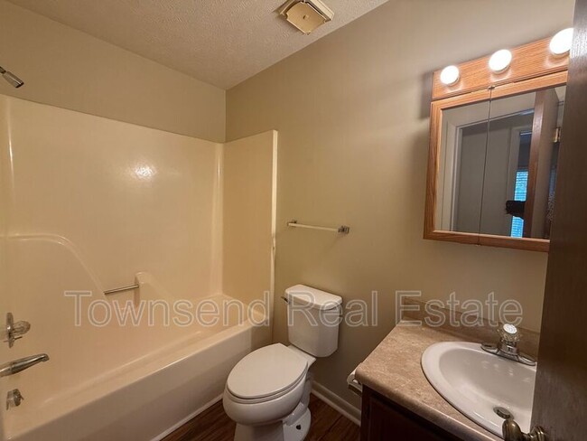 Building Photo - 2752 Helaman Ct