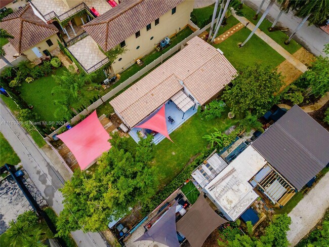 Building Photo - 1622 Mayo St