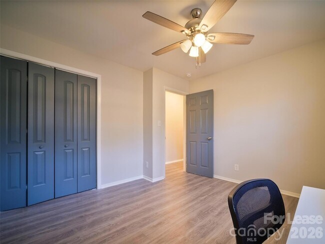 Building Photo - 2515 Thornton Rd