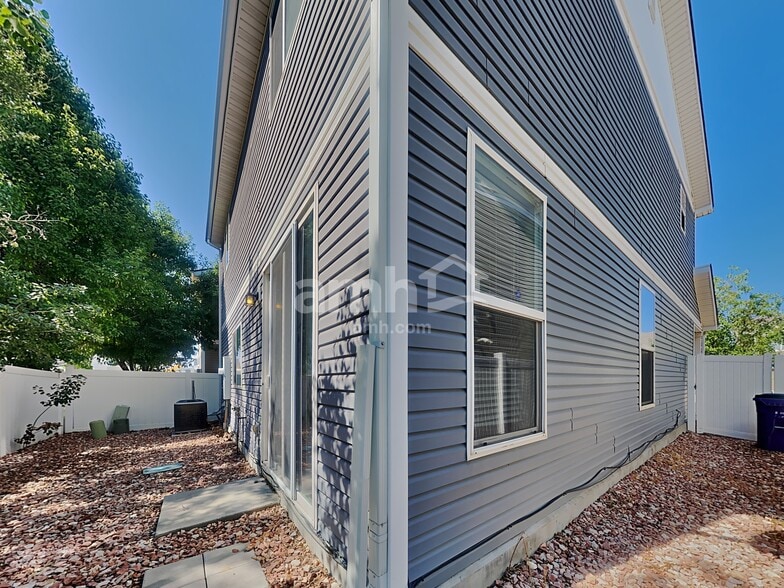 Building Photo - 18644 E 47th Ave