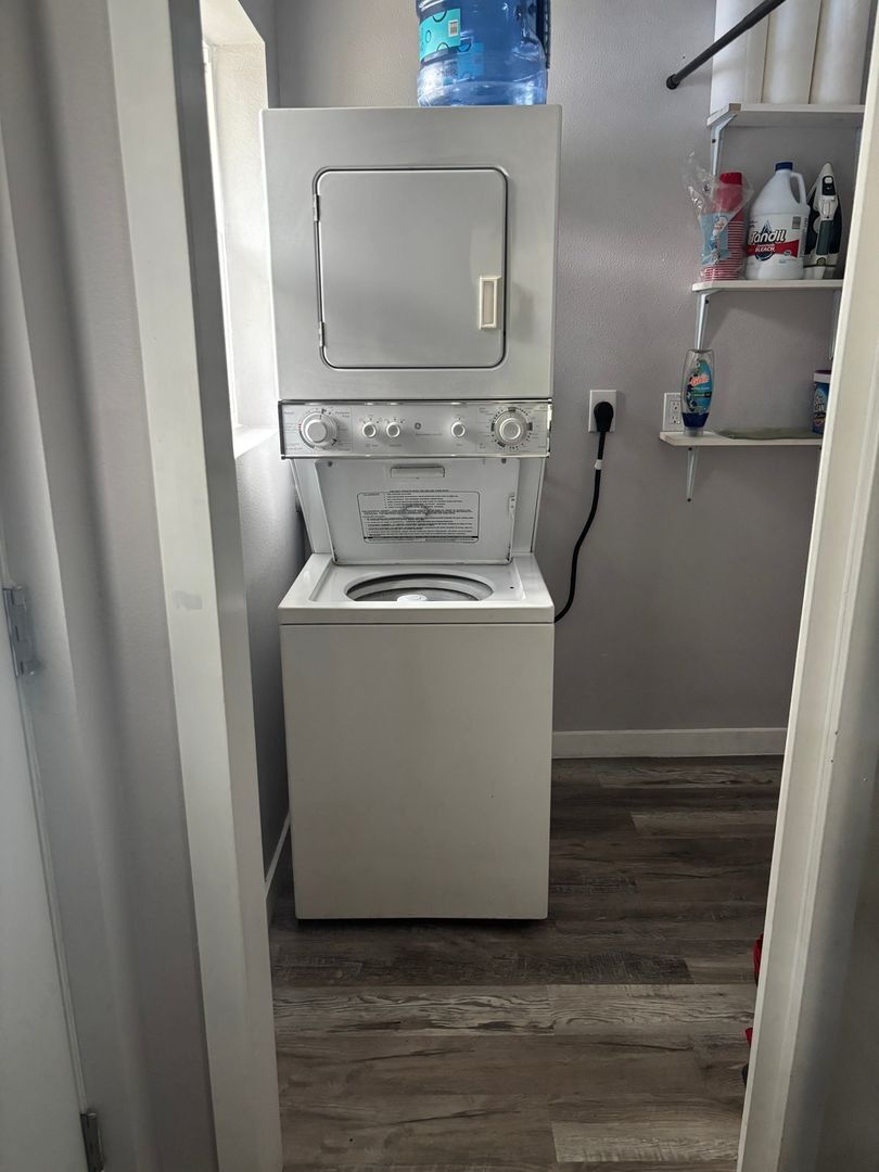 Building Photo - 7010 Jones Rd