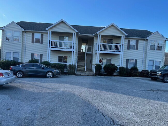 Primary Photo - 105 Oriole Dr
