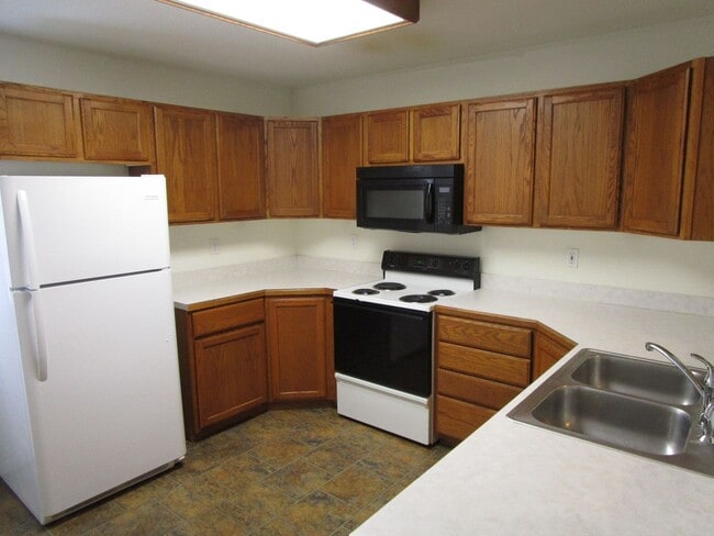 Building Photo - 1704-1706-1706 Louise Cir