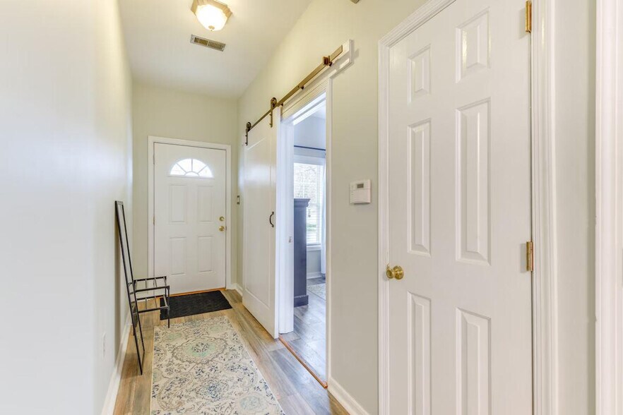 Building Photo - 1913 Dinwiddie Ave