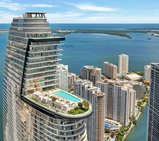 Building Photo - 300 Biscayne Boulevard Way