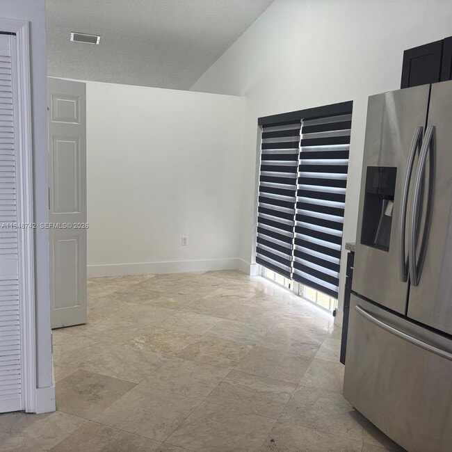 Building Photo - 9752 SW 145th Pl