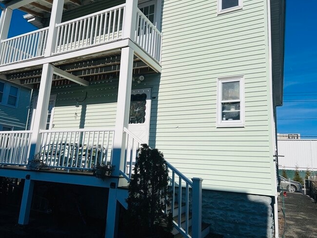 Building Photo - 128 Woodruff Ave