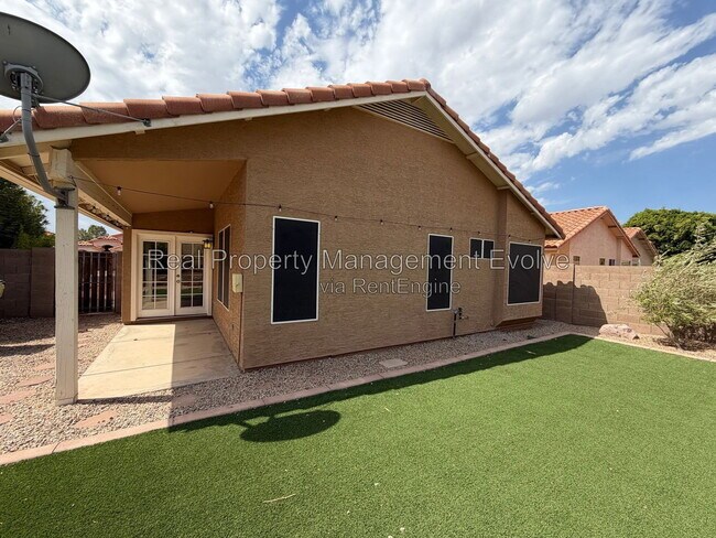 Building Photo - 7568 W Kerry Ln