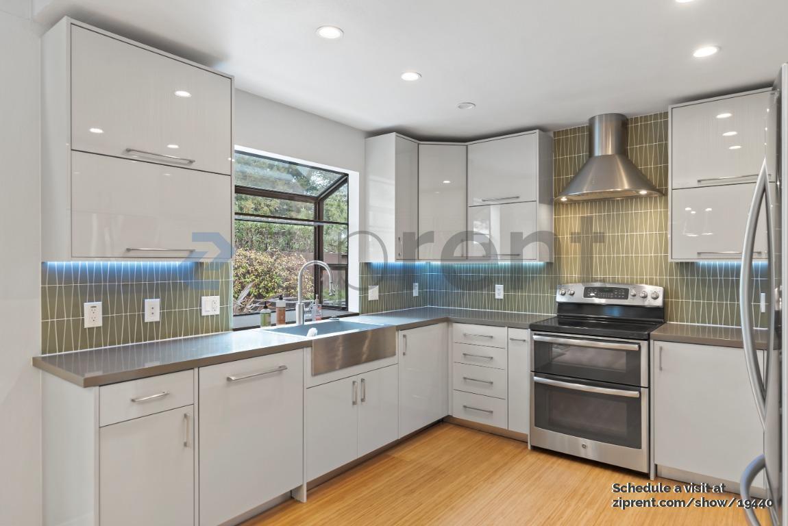 Building Photo - 272 Montebello Ave