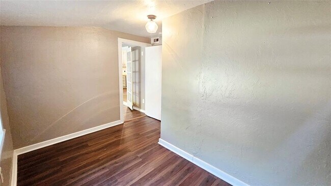 Building Photo - 704 NW 34th St