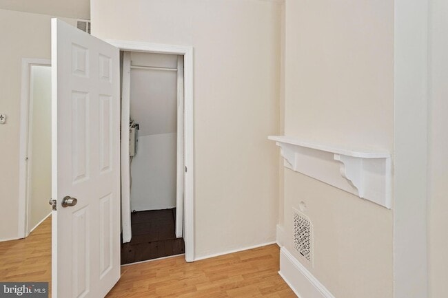 Building Photo - 2223 Frankford Ave