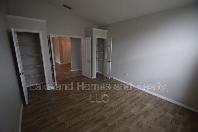 Building Photo - 6022 Crane Dr